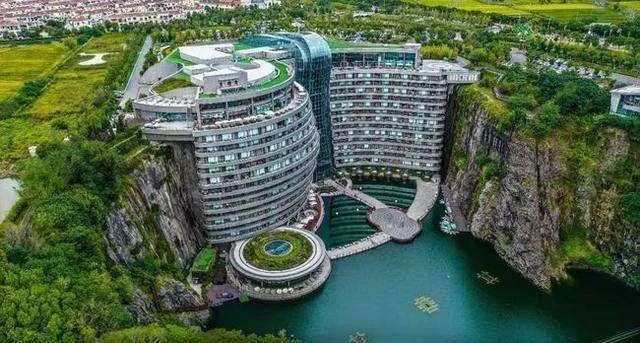 深坑酒店-世界十大建筑奇迹 茂集团辟谣22.5亿转让深坑酒店