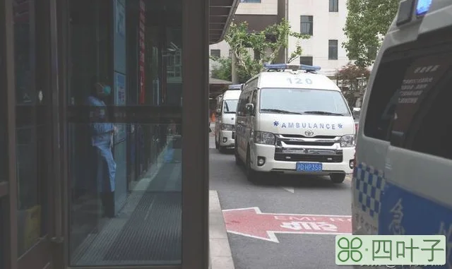 上海120大堵车：1天来电达9.1万，担架床被医院“压”了，救护车最长等7小时才接单，有病人私家车心肺复苏