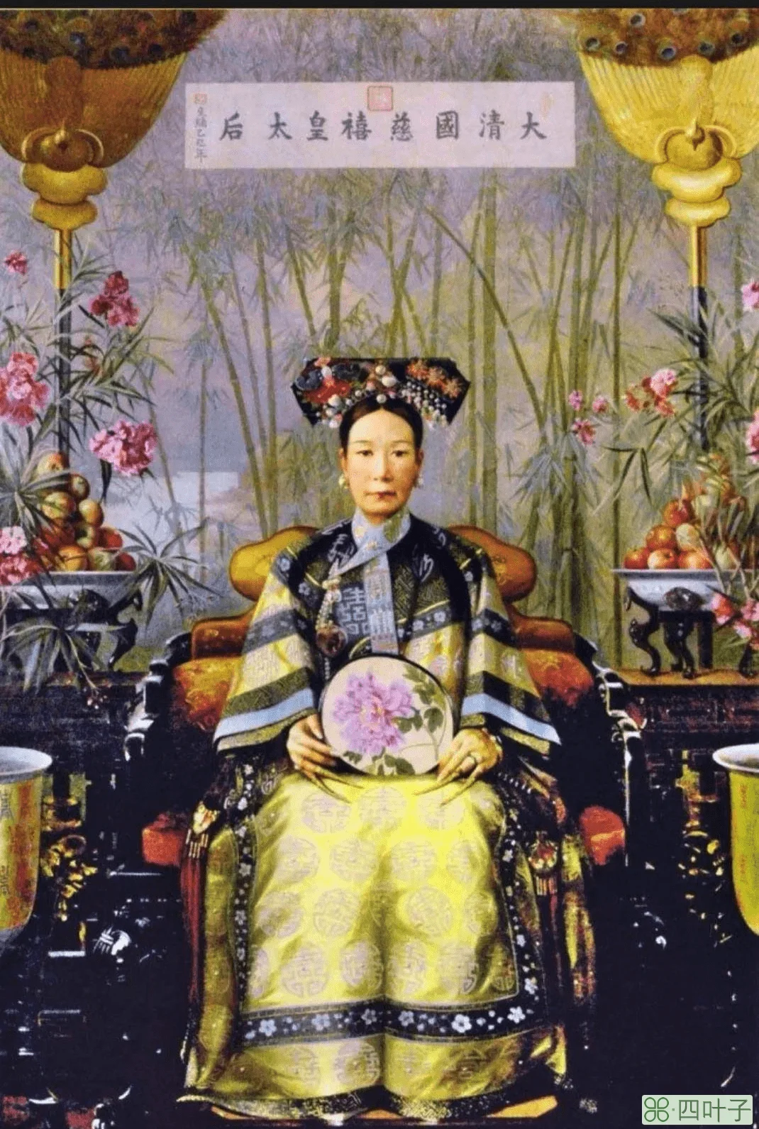 1875年，慈禧太后的亲儿子，年仅19岁的同治皇帝刚去世，她立马不按常规出牌