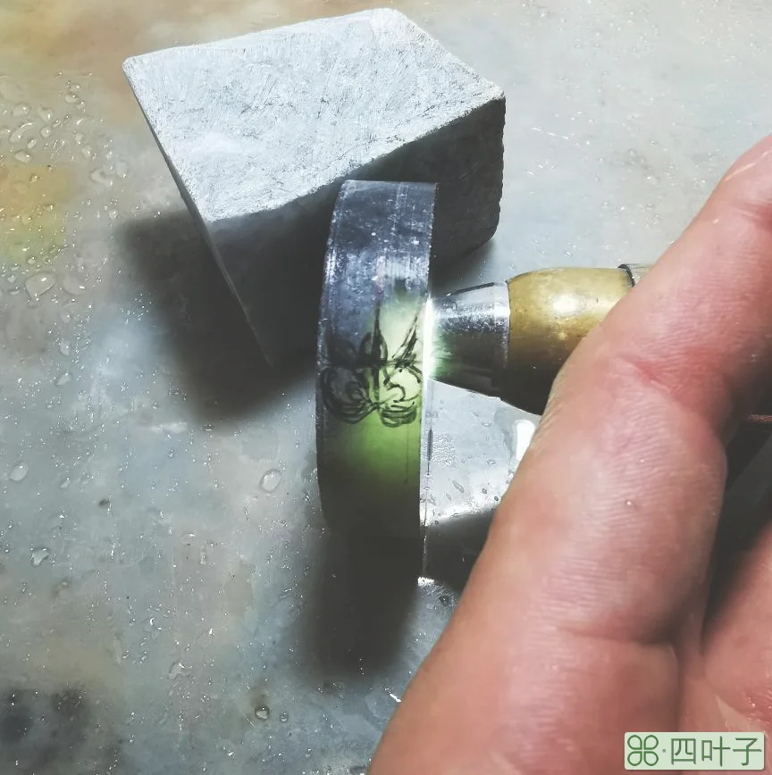 作为一名雕刻师，聊一聊翡翠定制和现货的内行建议