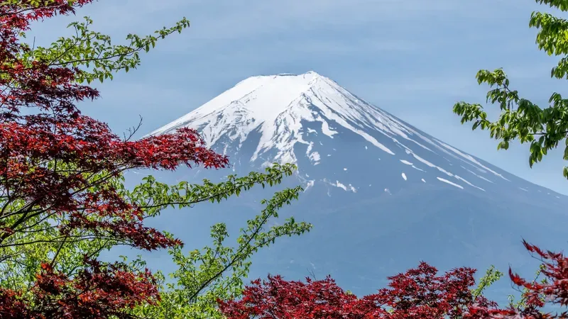 日本更新富士山喷发避难计划：乘车避难改为“步行避难”