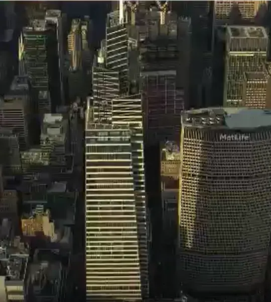 纽约93层摩天大楼剧烈晃动！ 办公人员纷纷紧急撤离 ！