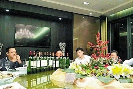 格力集团总裁周少强豪华宴消费12瓶红酒被免职