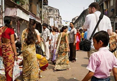 印度中国女游客,中国女游客在印度旅游，无意间闯进印度人家里，接下来会发生什么