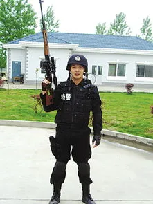 南京特警打人质事件,走基层·战高温丨南京特警全副武装夏训，场面燃爆了