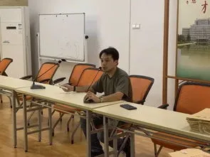 为什么辅导员会劝阻你转专业,高考填报志愿时，18岁的少年常常有三大错觉？这些专业劝你三思