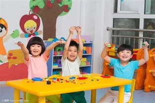 幼儿园3年都是一个班主任吗,幼儿园已经扛不住了，下一个会是谁？变革，每一个人都身在其中