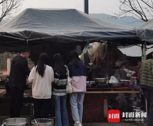 工地食堂因饭菜实惠成大学生打卡点,工地食堂因饭菜实惠成大学生打卡点：大学生现在越来越实际了！