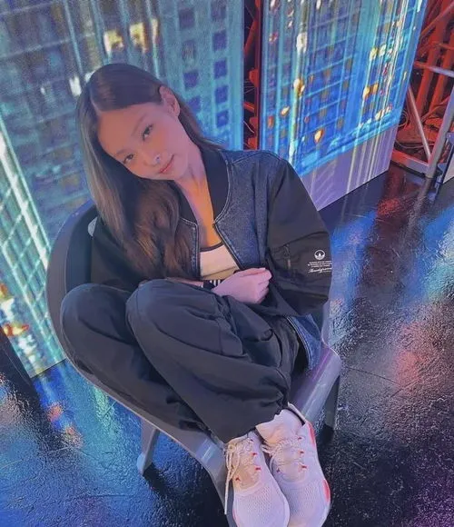 jennie怎么受伤了