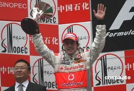 阿隆索重返F1领奖台,“头哥”阿隆索明年重返F1 还记得那些属于他的青春回忆吗？