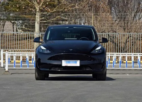 特斯拉modely和唐EV,25万级热门纯电SUV特斯拉ModelY和比亚迪唐EV怎么选