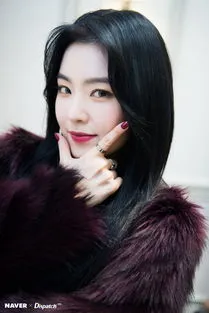 裴珠泫紫发,中韩女爱豆的紫发造型，裴珠泫、程潇，谁更好看？