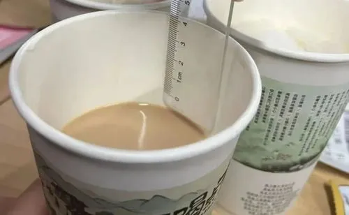 茶颜悦色回应奶茶放久变半杯
