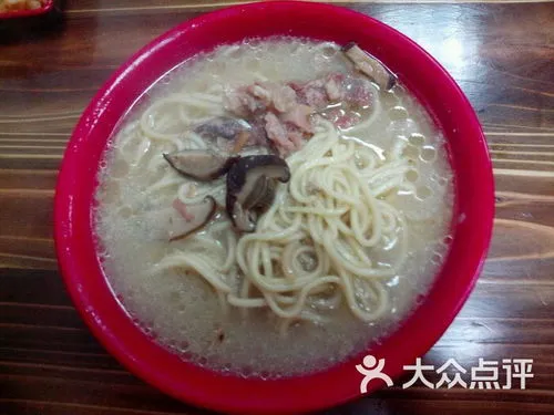 海味面的汤料怎么做,海味拼扣幼生面