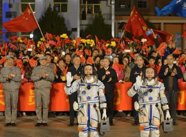 直播景海鹏陈冬回家 神舟十一号返回着陆cctv视频直播