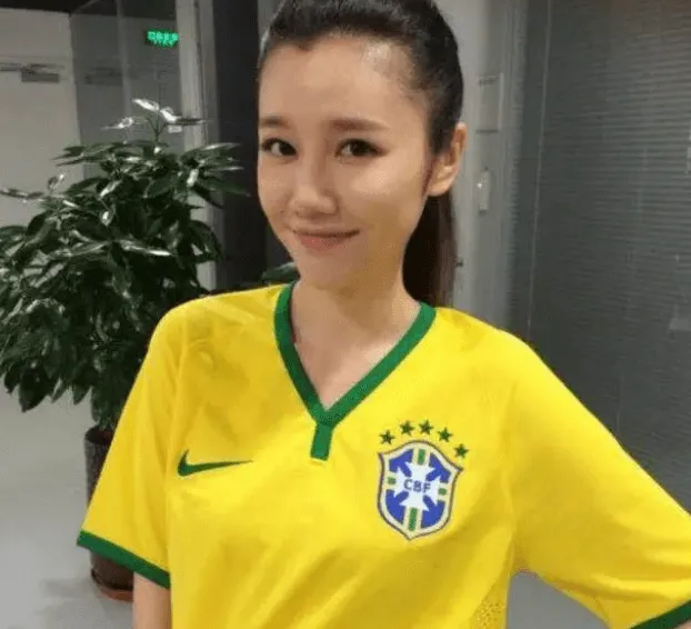 有哪些中国足球女主播会直播2022世界杯？比较火的高颜值、爱足球的!