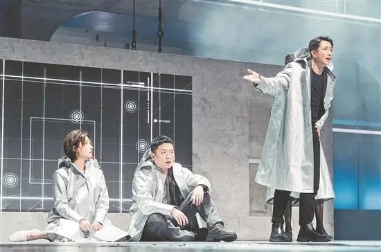 话剧《你好，疯子！》“烧脑”亮相广州 ，韩庚 戏剧舞台首秀 体验不疯魔不成活