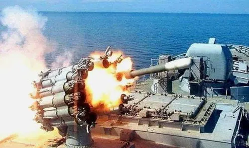俄罗斯向美军舰开火