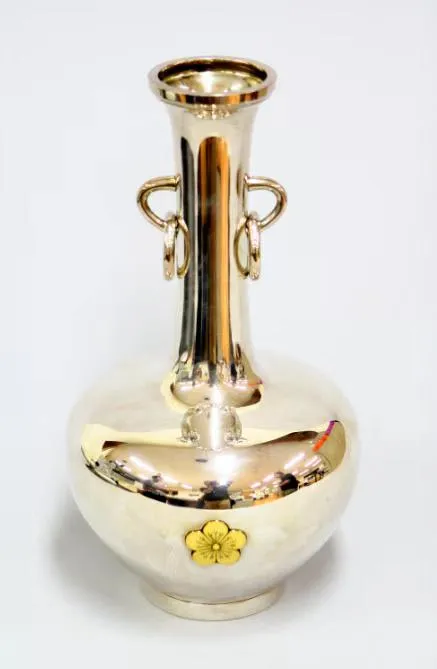 韩国申报的文化遗产来自日本 韩国银质梨花瓶文化遗产被发现是日本制造