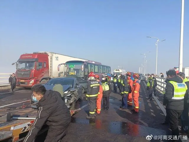 郑州车祸最新消息今天 河南郑州车祸最新消息 郑州发生车祸当场死亡