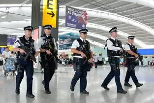 机场警察工资多少 机场警察工资多少钱一个月