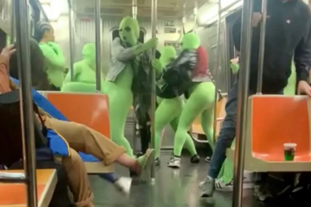 纽约地铁绿黄瓜拳击队 纽约地铁绿黄瓜拳击队是什么梗