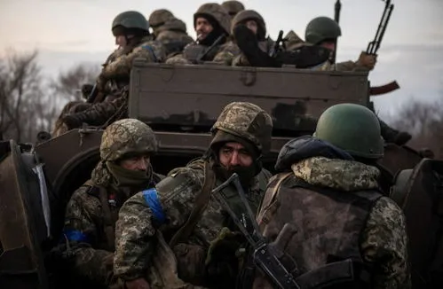 乌克兰军方:多个方向发起反攻k 乌克兰反抗军