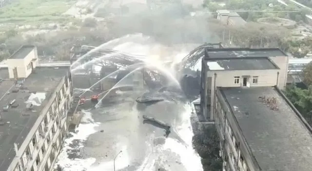 上海对618爆炸事故提级调查 6·18上海石化火灾事故
