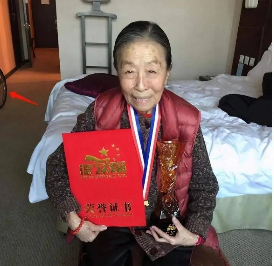 “丑娘”张少华走了！却仍有人对55年前的那场是非恩怨耿耿于怀