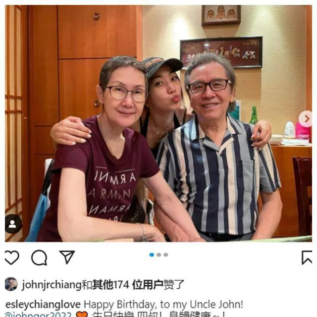 姜大卫夫妇与秦沛女儿聚会，36岁侄女长相甜美，嘟嘴卖萌太可爱