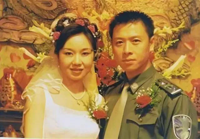 邹伟与闫妮分手19年，他再婚生子获幸福，她情路坎坷至今未婚