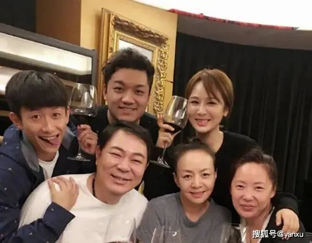 杨紫母亲太低调！原来是《甄嬛传》中的她，怪不得女儿这么出色！