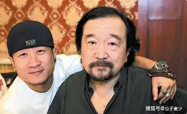 李保田儿子精神状态引担忧！浑身纹身在家乱蹦，被网友嘲笑有个好爹