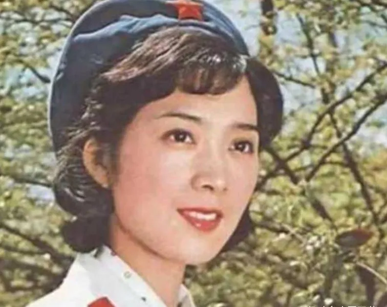 1986年，中国第一美女龚雪突然宣布退出娱乐圈，选择出走国外