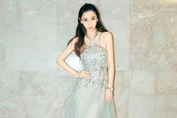 清纯可爱的Angelababy，为什么她的口碑总是不佳呢？