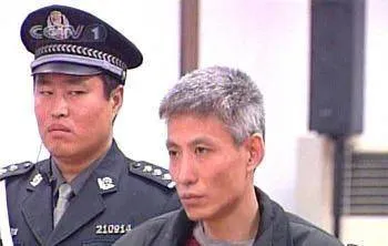 2000年，刘涌被捕后，重金聘请14位律师减刑，最终还是被判了死刑