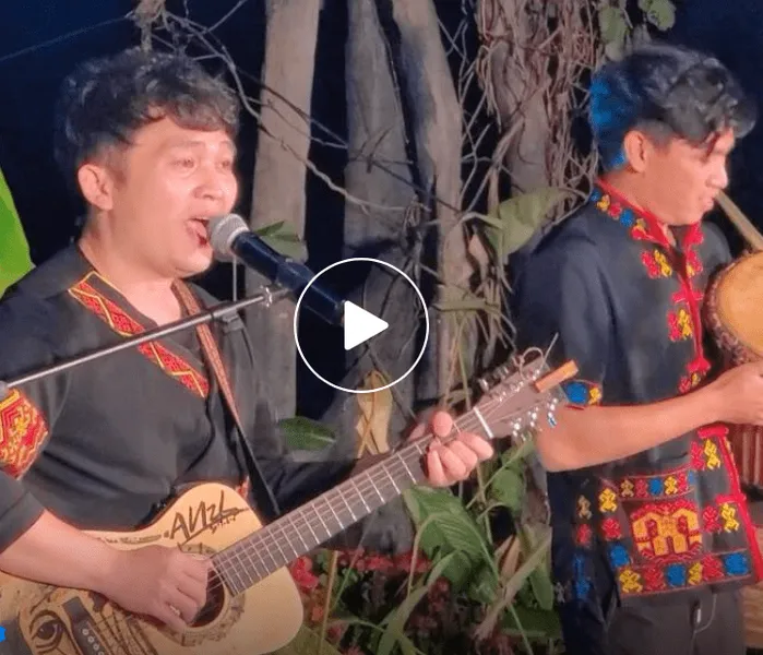 阿侬子黎在“雨林与您”体验活动主会场献唱最新单曲《五指山茶歌》