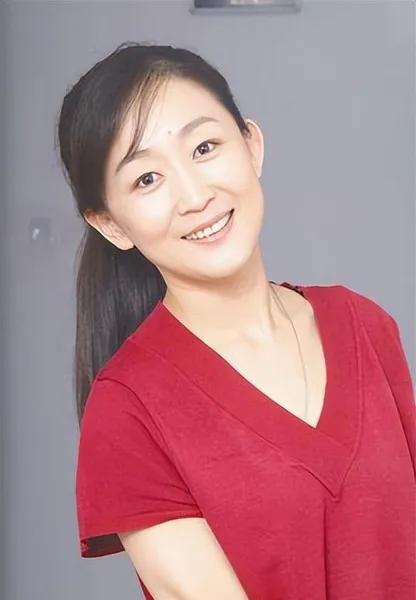 著名演员陈瑾：一生坚持不婚不育，人间烟火外，活出了超凡的自己