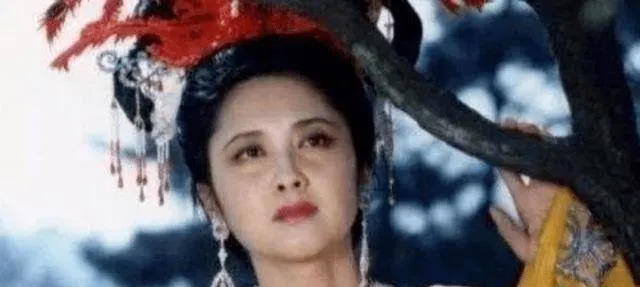 拍西游记时，女演员羞于露肚脐，导演用这个方法“骗”了观众30年