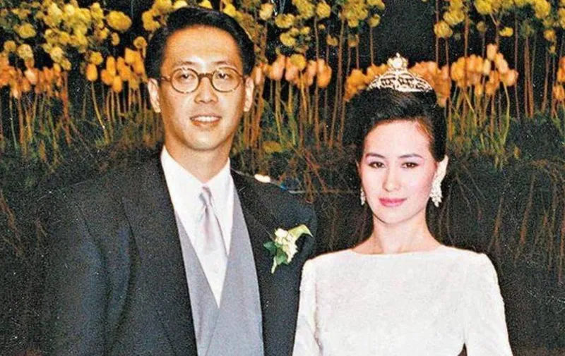 1991年，陈百强含泪参加何超琼和许晋亨的婚礼，2年后遗憾离世