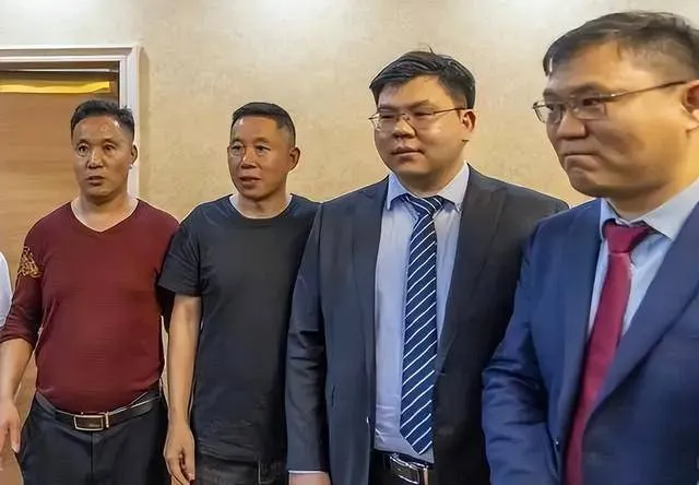 姚克枫助力许敏从反网暴开始，他是互联网仲裁院院长，刑辩非主项