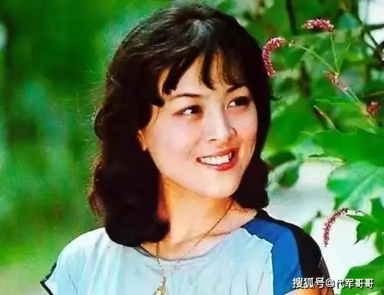 一婚嫁演员，二婚嫁美国工程师，三婚嫁影迷，如今64岁的她过得怎样？