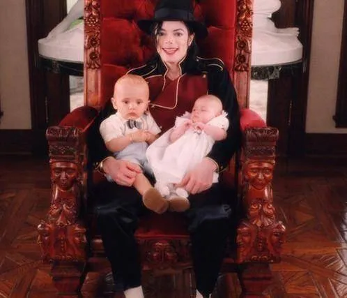 迈克尔杰克逊罕见家庭照片，图4萌化我的心，看到最后一张我哭了