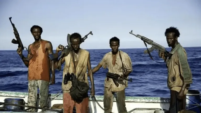 索马里海盗最丢脸的抢劫：挟持货船2年无人赎，还要养22名人质