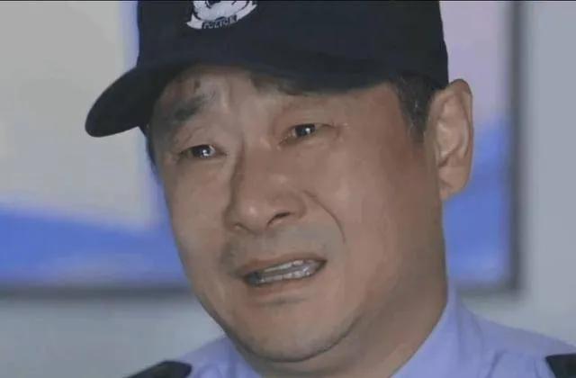 《警察荣誉》中，王景春饰演的所长为曹建军求情，既心酸又心疼