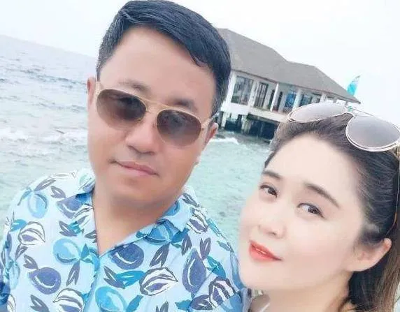 他是《乡村爱情》中的王长贵，成名后抛妻弃子，娶小19岁老婆闺蜜