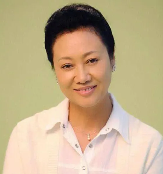 国宝级演员王丽云，与前夫分居10年不分手，18年后分手却双双单身