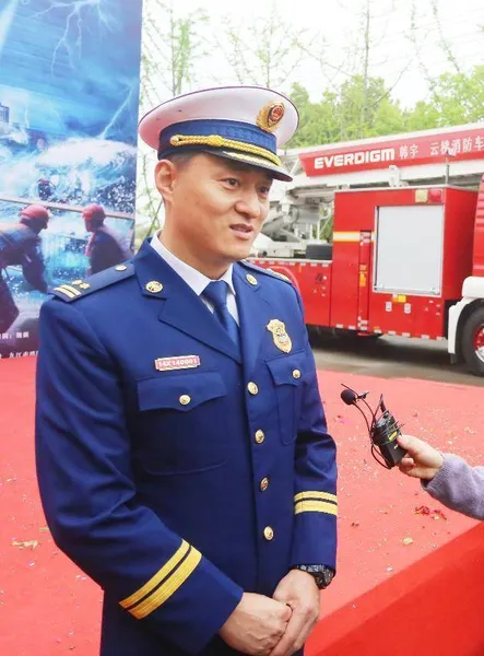 《火焰蓝》（暂定名）演员专访 李亚天：每个故事都真实发生过