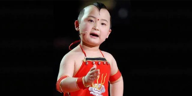 “福娃”邓鸣贺：4岁上梨园春、6岁上舞台，生命却只停留在8岁