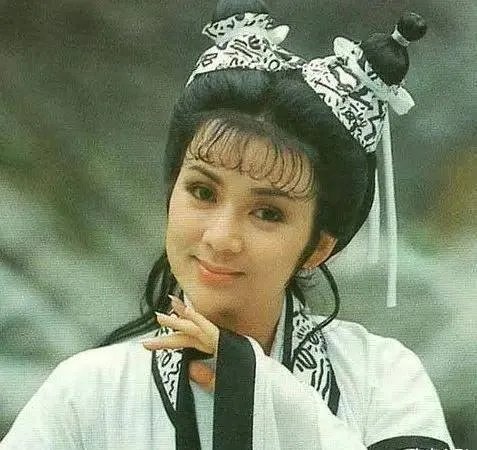 她是香港著名的美人，演过武则天、杨贵妃，她这部电影却比她还美